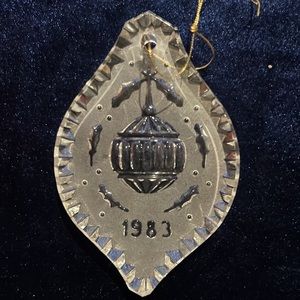 Waterford 1983 Crystal Christmas Ornament in original velvet box & velvet pouch